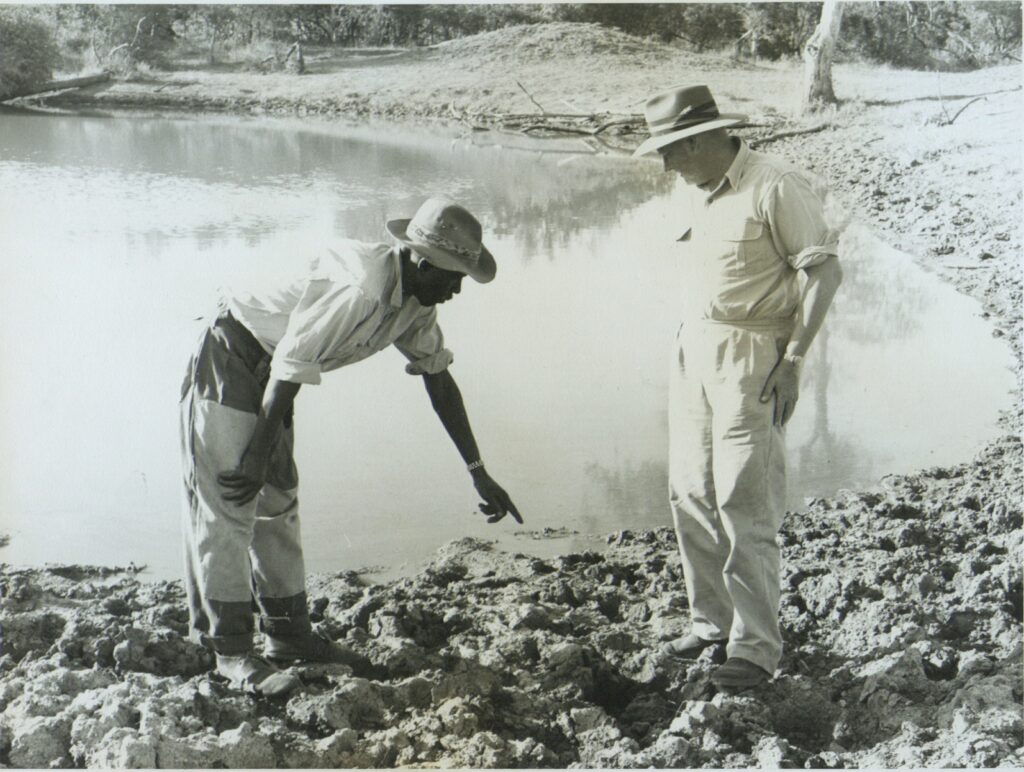 Boyd Varty Snr & Winnis Mathebula Tracking 